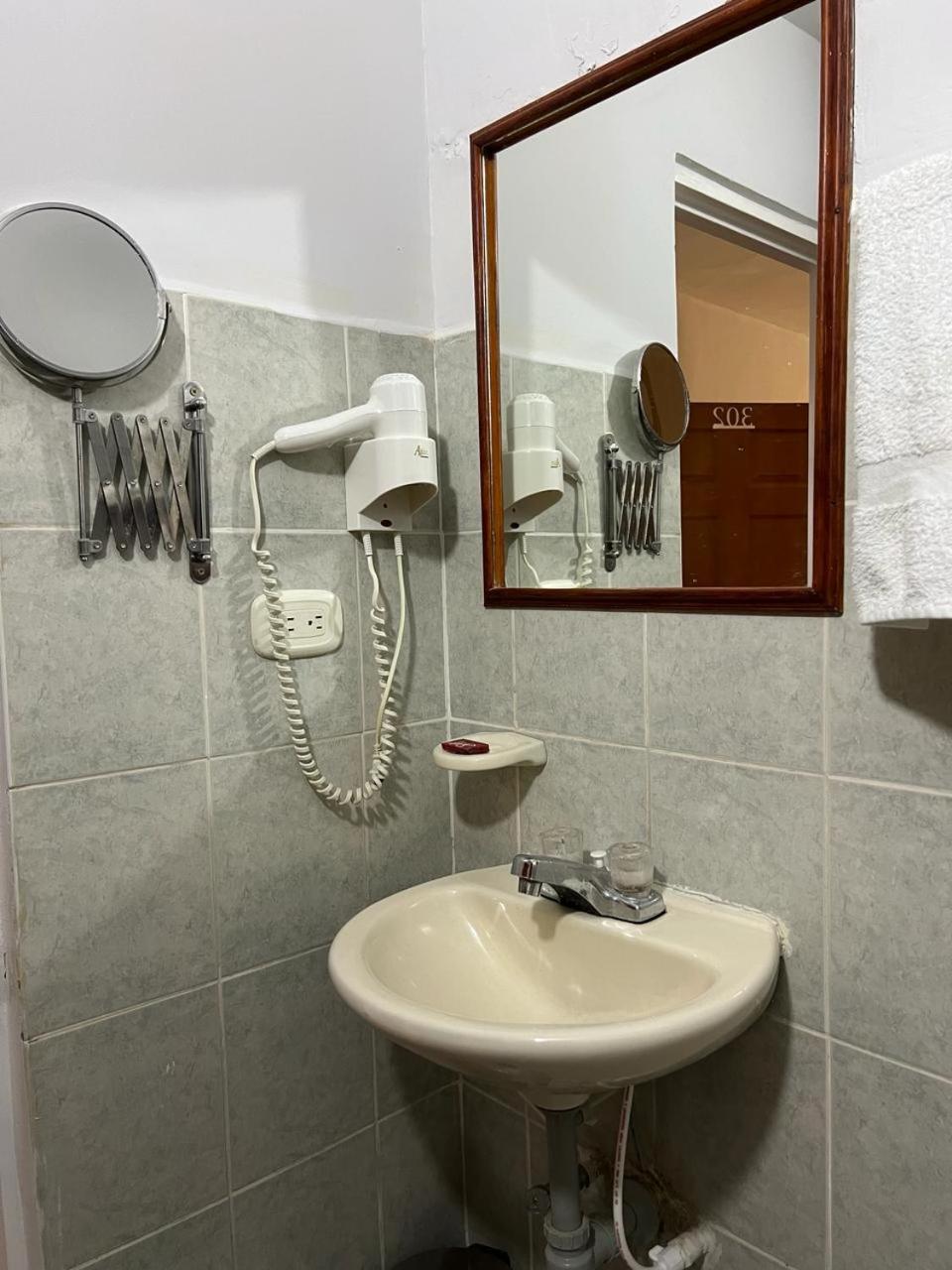 Hotel Armenia Centro Zewnętrze zdjęcie